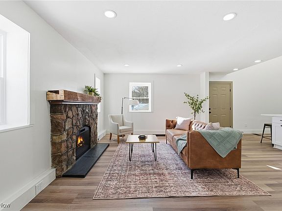 5th image of 4689 Crystal Lake Ave NW