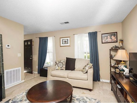 4th image of 17 Ivy Glen Ct