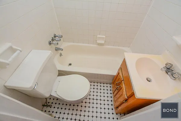 Rented by Bond New York | media 24