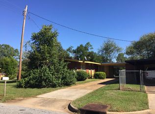 2045 N Riverview Cir, Albany, GA 31705