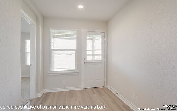 4th image of 8110 Chestnut Blue Dr