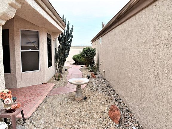 SIDE YARD