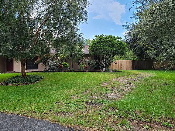 3rd image of 23147 Lucerne Pl