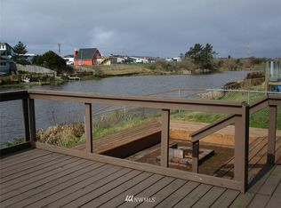 561 Canal Dr NE, Ocean Shores, WA 98569