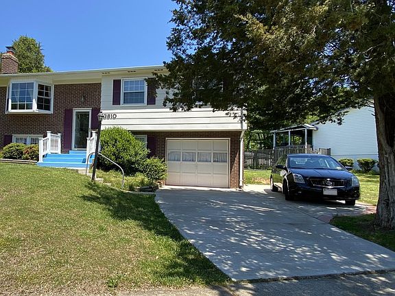 2nd image of 3810 Derby Ct