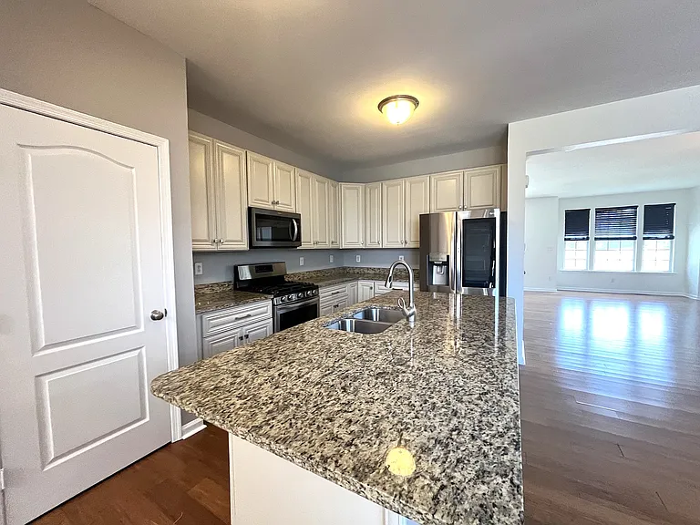 1825 N Pollock Way — Photo 6