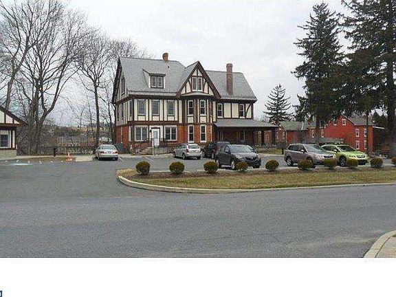 3rd image of 70 Werner St