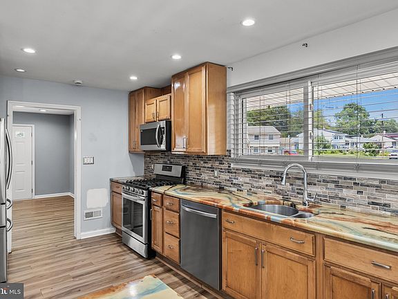 4th image of 32 Larkin Rd