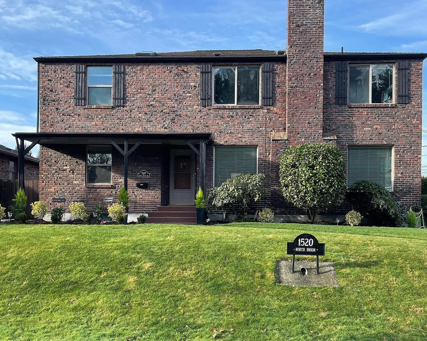 2 bed, 1000 sqft, $1,600 — Photo 1