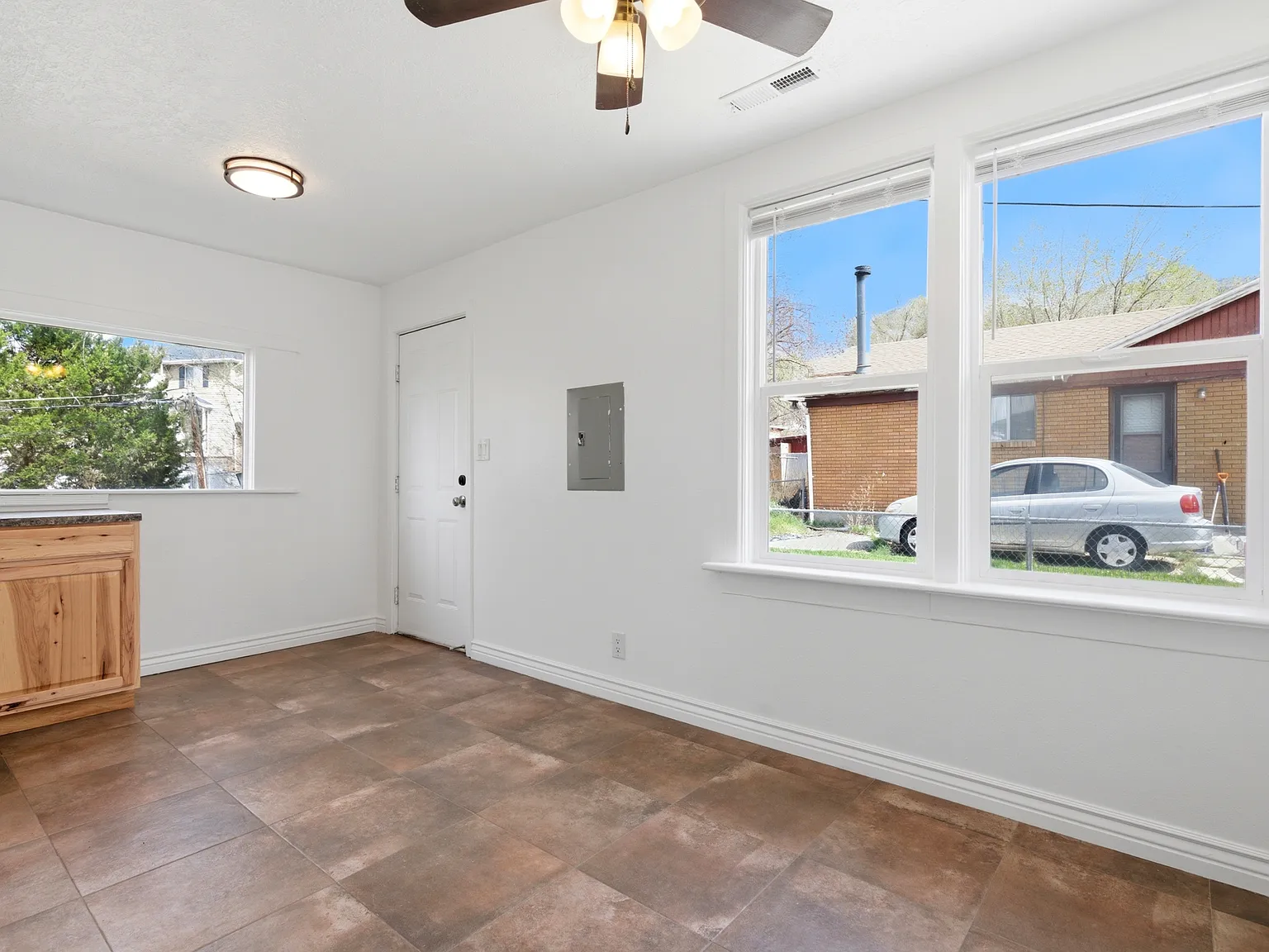 1060 Sullivan Dr - 1 — Photo 3