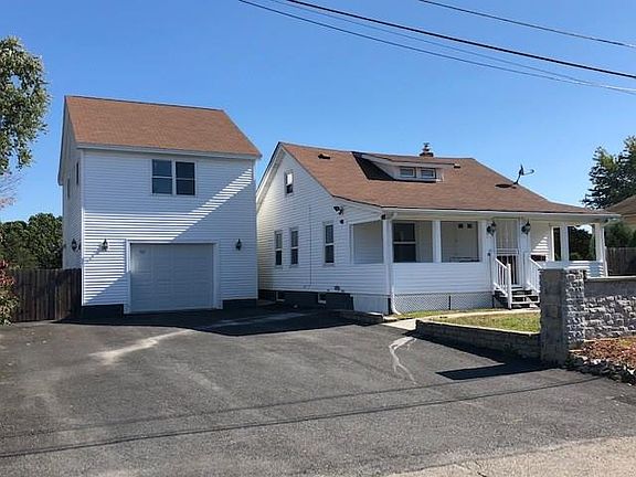 2nd image of 17 Thurber St