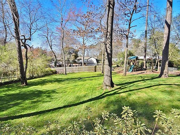 4th image of 2535 Sunny Ln SE