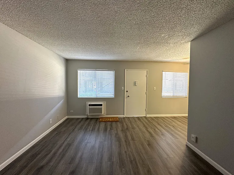 Lincoln Courtyards at 531 Glendora Avenue — Photo 19