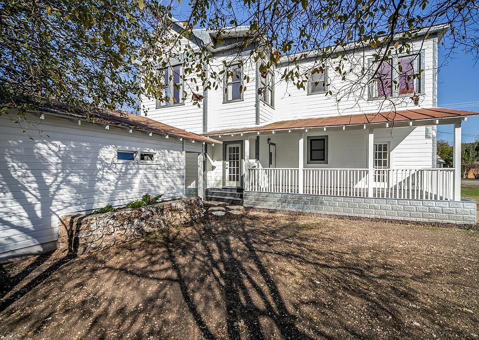 1st image of 909 22nd St