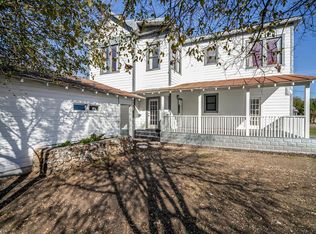 909 22nd St, Hondo, TX 78861