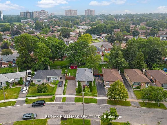 2nd image of 39 Stansbury Cres
