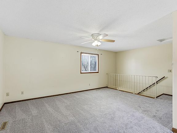 2nd image of 406 Whispering Ln