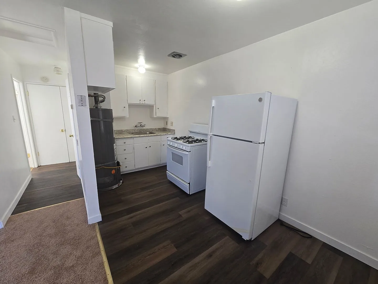 418 C Street — Photo 2