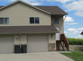 1342 E Oakland St, Rapid City, SD 57701