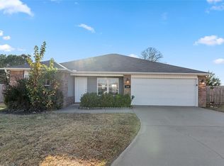 279 Glory Ln, Bethel Heights, AR 72764