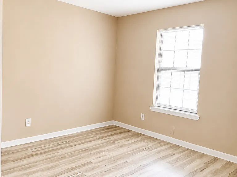 2953 Heather Dr — Photo 3