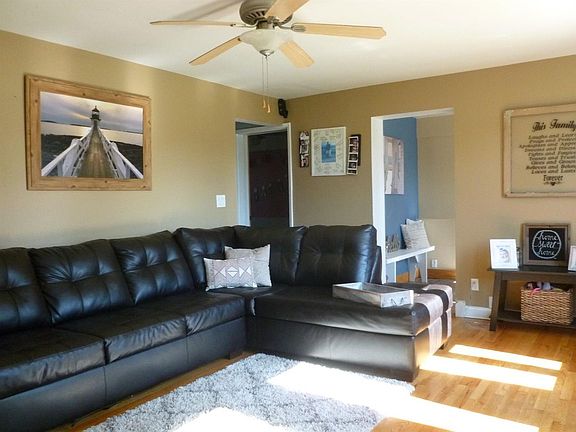 4th image of 7155 Broadmore Dr