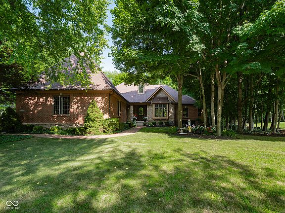 3rd image of 21251 Carlton Ct