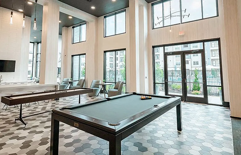 Brea Luxury Apartments — Photo 10