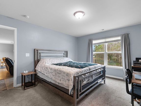 5th image of 3200 Holly Loop