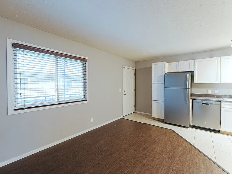 Marshall Apartments — Photo 14