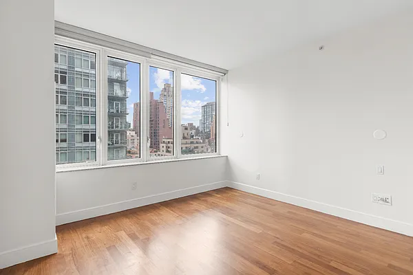 Rented by HomeDax Real Estate | media 18