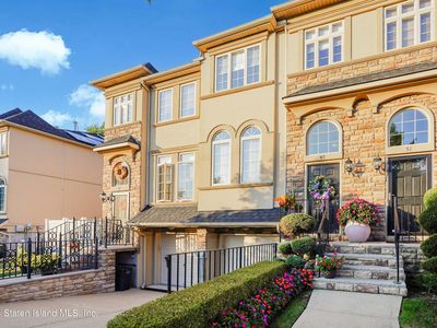 47 Monarch Ct, Staten Island, NY, 10314