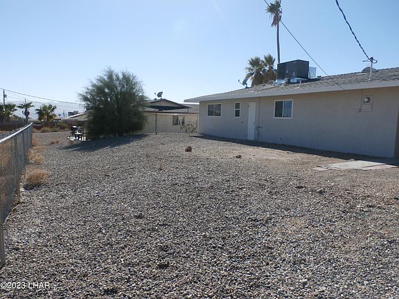 2nd image of 3326 Iroquois Dr