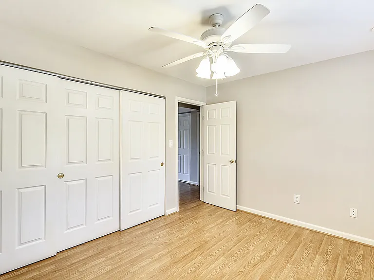 102 W Deer Park Rd — Photo 24