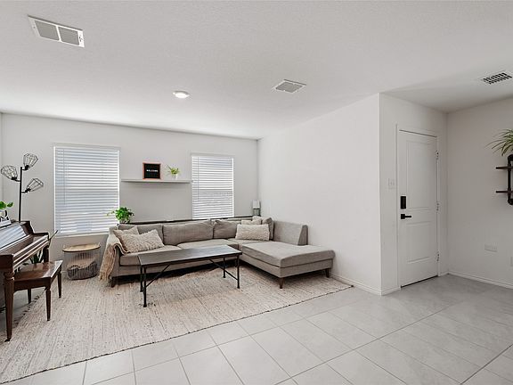 4th image of 6611 Coulter Dr