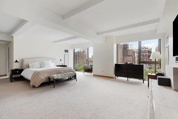 Sold by Stribling | media 3