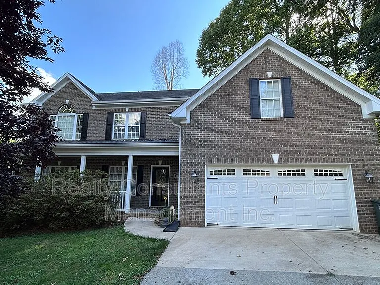 4540 Pebble Lake Dr — Photo 3