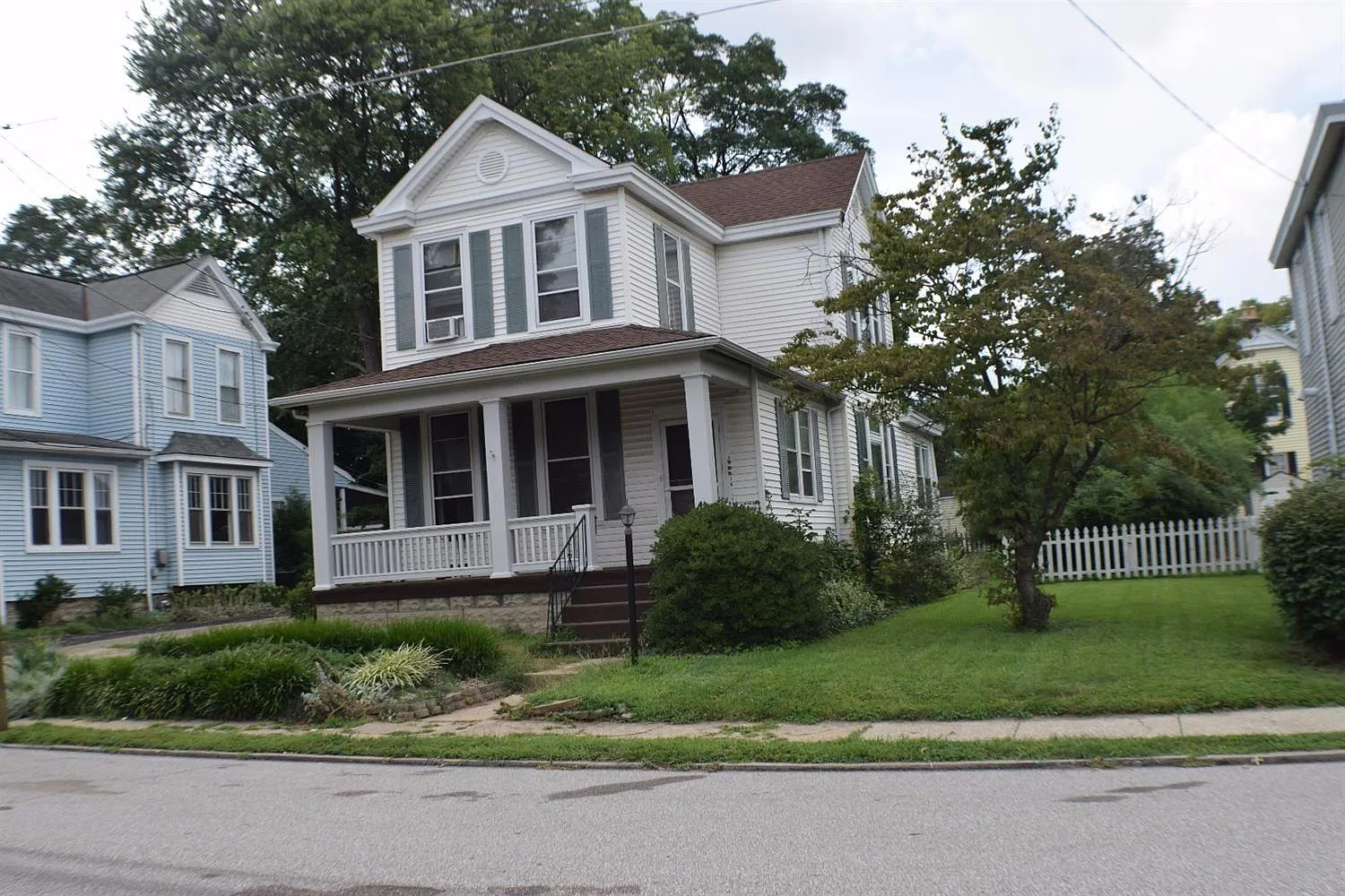 3504 Home St photo 1