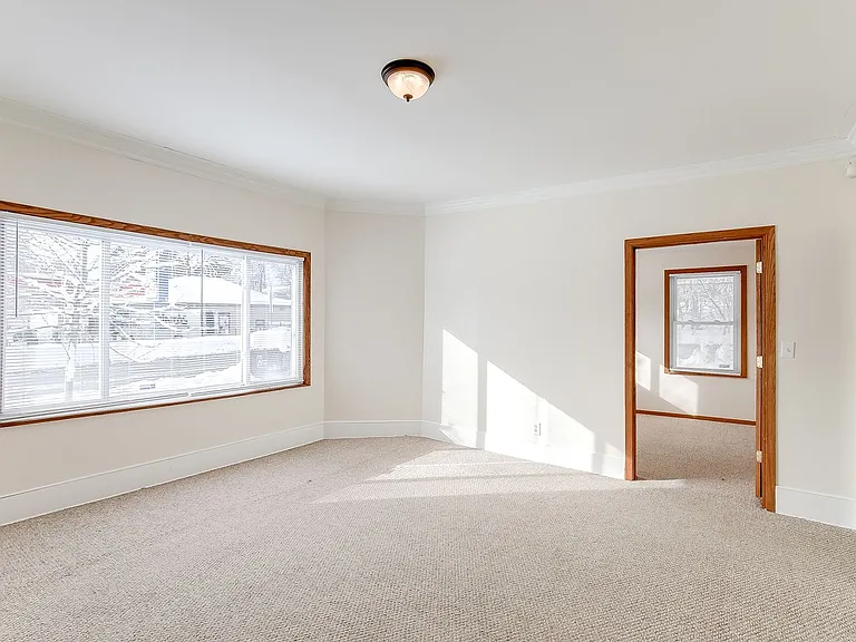2101 Como Ave — Photo 3