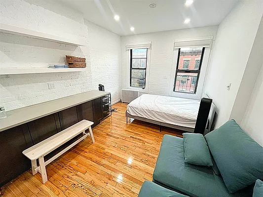 Rented by Bond New York | media 28