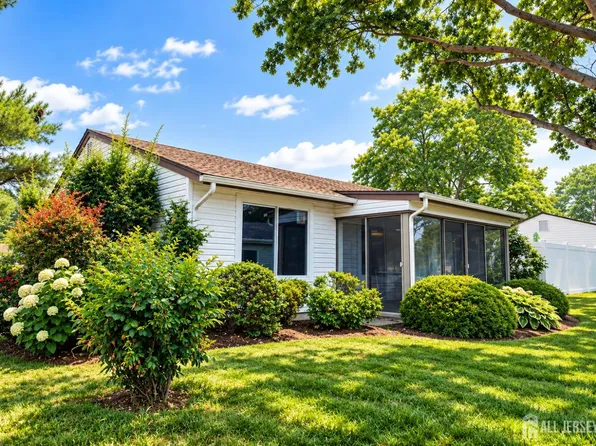 96 Salix Plz #C, Monroe Township, NJ 08831