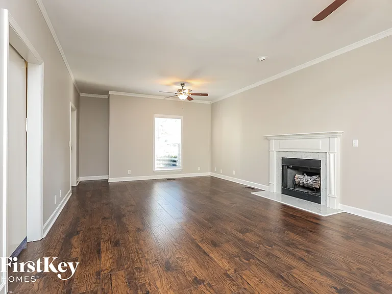 221 Shoemaker Ct — Photo 3