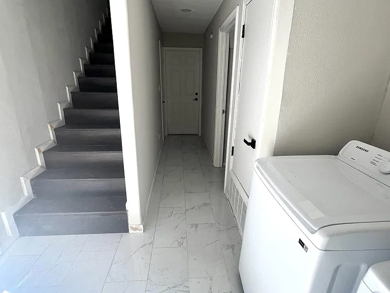 7215 Holly Hill Dr #104 — Photo 32