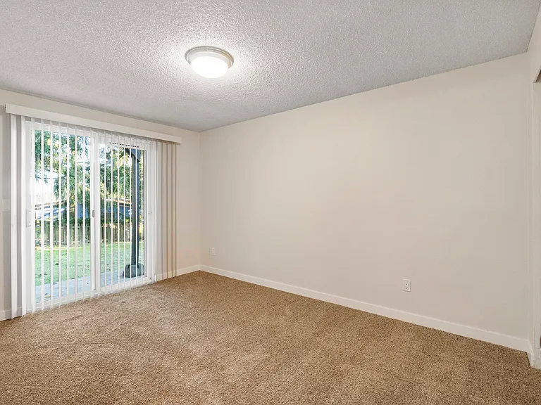 Canyon Ridge Apartments — Photo 10