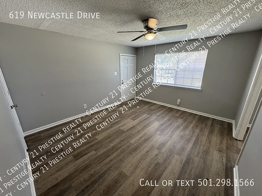 3 bed, 1.5 bath, 1025 sqft, $825 — Photo 3