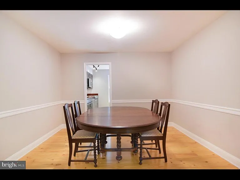 9630 Hillock Ct — Photo 3