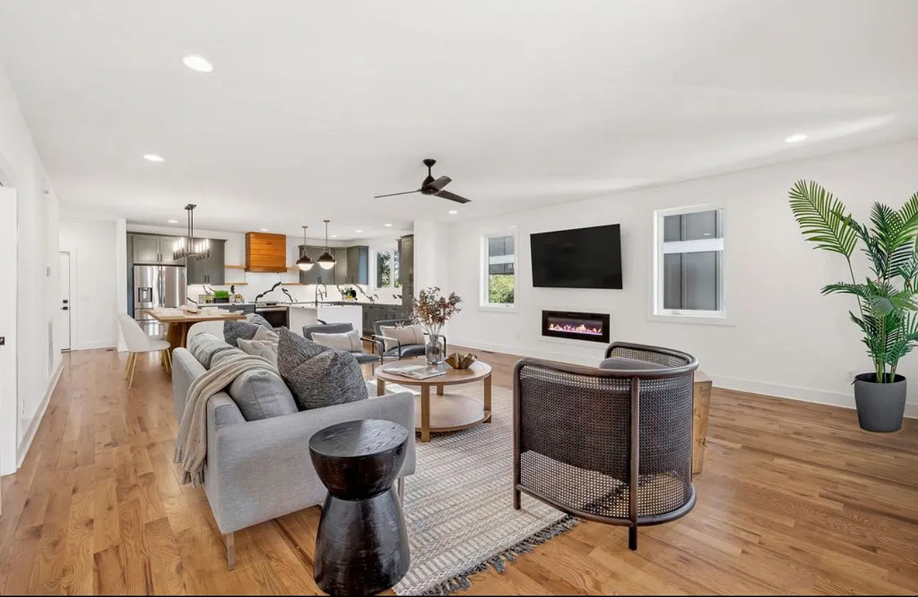 4 bed, 3136 sqft, $1,700 — Photo 2