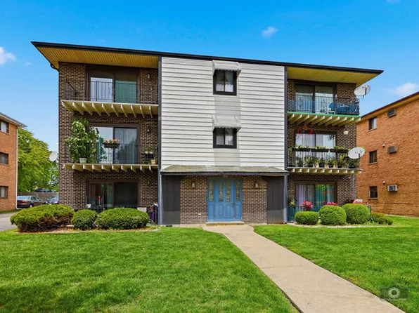 7442 W 86th St #2A, Bridgeview, IL 60455