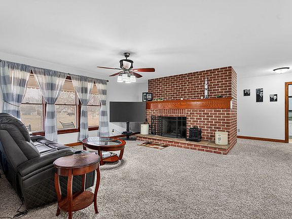 3rd image of 1707 N 2479th Rd