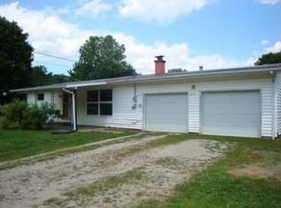 3150 Corvus Dr, Zanesville, OH 43701